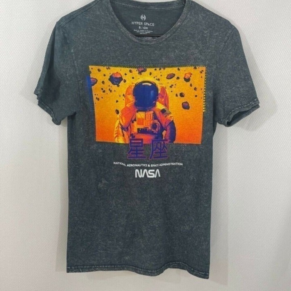 Hyper Space NASA Astronaut Graphic‎ Tee Mens Small Grey Mineral Wash Excellent